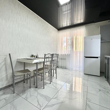 Apartpoltava 2 Окремі Кімнати, Новобудова, Два Великих Ліжка Центр, Корпусний Сад ภายนอก รูปภาพ