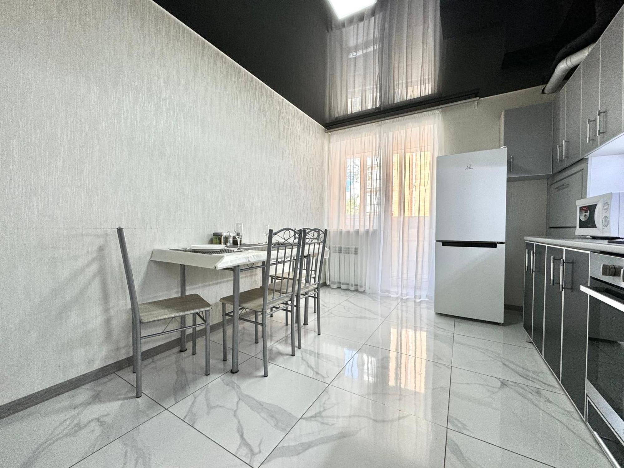 Apartpoltava 2 Окремі Кімнати, Новобудова, Два Великих Ліжка Центр, Корпусний Сад ภายนอก รูปภาพ