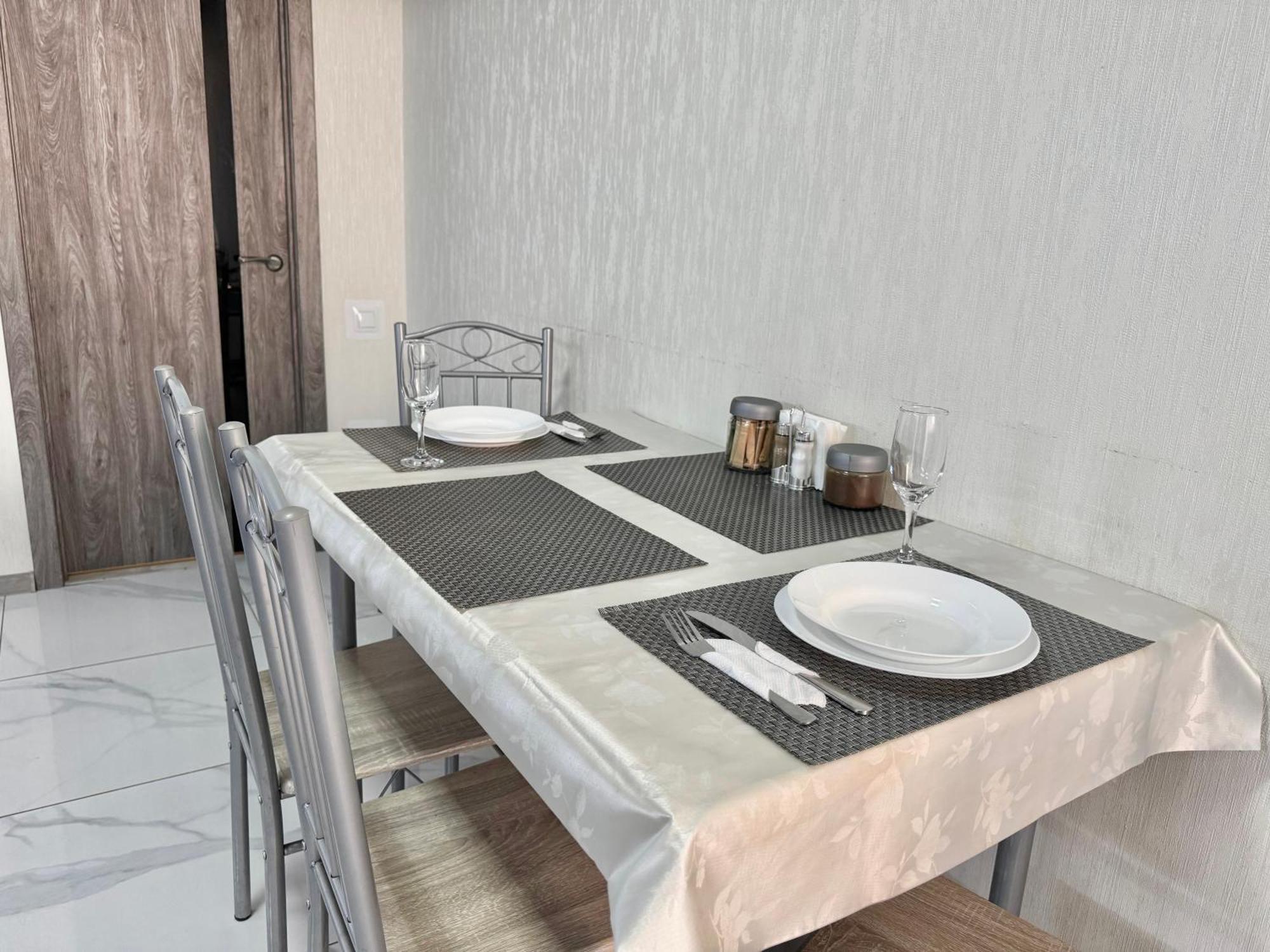 Apartpoltava 2 Окремі Кімнати, Новобудова, Два Великих Ліжка Центр, Корпусний Сад ภายนอก รูปภาพ