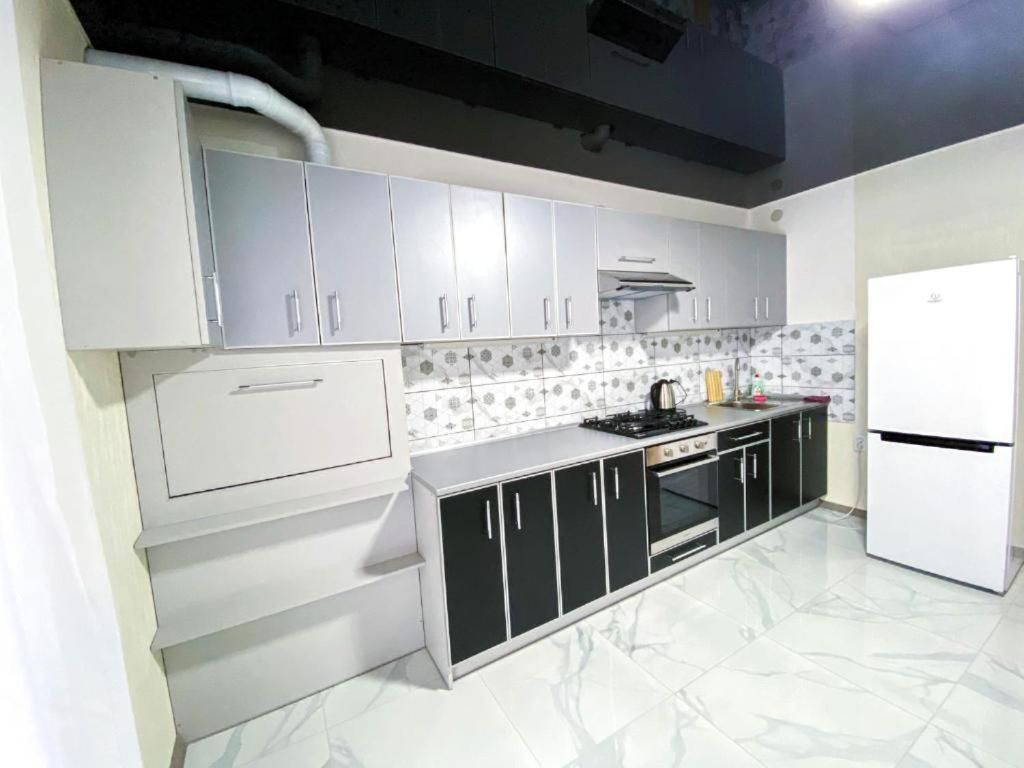 Apartpoltava 2 Окремі Кімнати, Новобудова, Два Великих Ліжка Центр, Корпусний Сад ภายนอก รูปภาพ